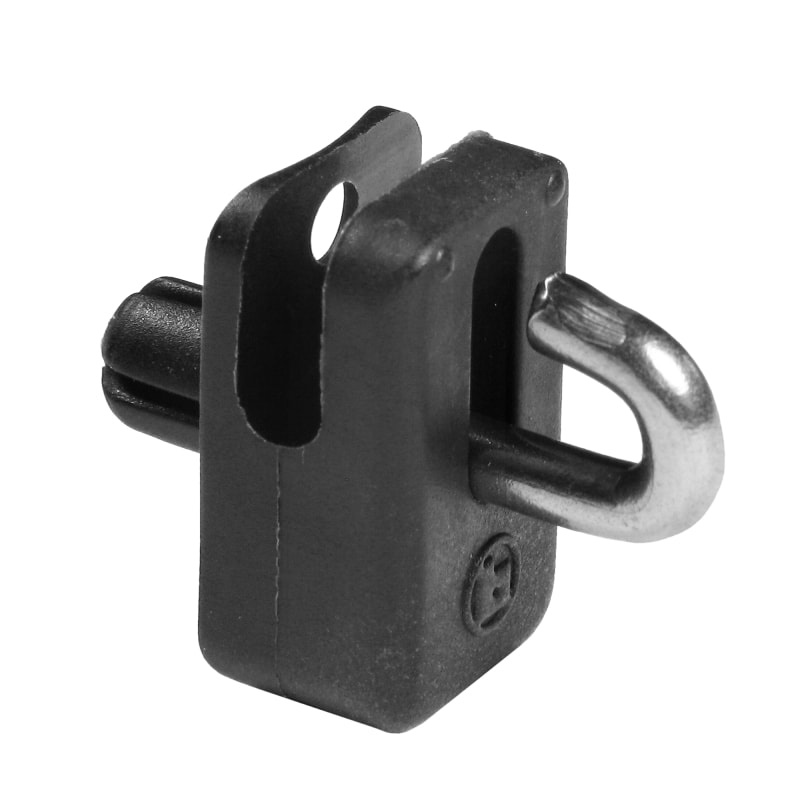 Příchytka – držák drátu s&nbsp;kovovou (nerez) skobou pro ploty